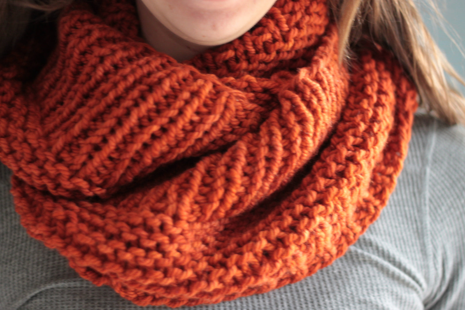 Carmella Infinity Cowl, Elizabeth Smith Knits. Print Knitting Pattern