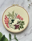 Froggy Flowers - Embroidery Hoop Kit, Nest Embirdery