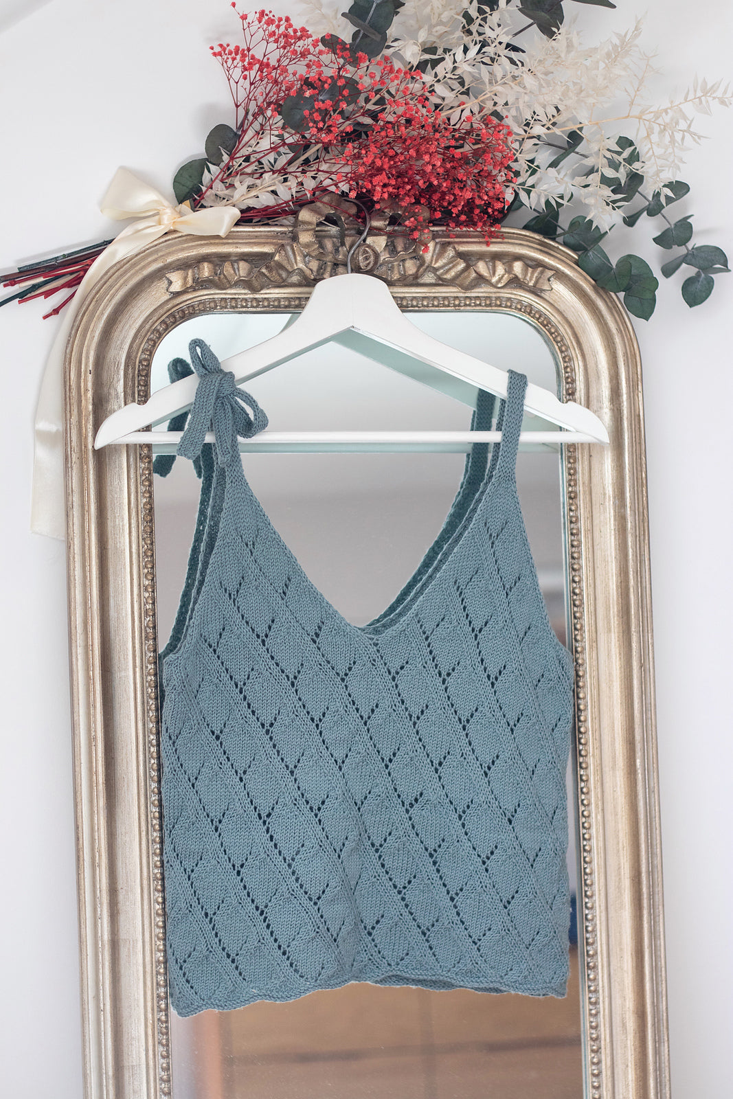 Iris Tank, Along Avec Anna. Printed Knitting Pattern