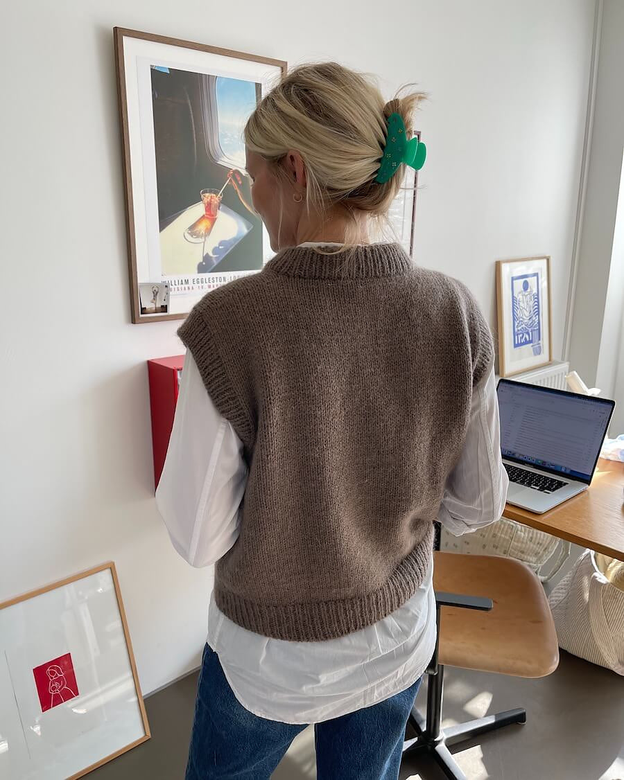 Novice Slipover, Petite Knit. Knitting Pattern