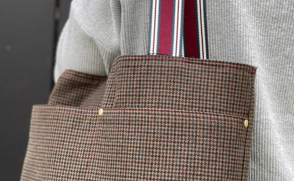 wool and wax tote sewing review. sewing with oilskin waxed canvas and tweed wool fabric. 