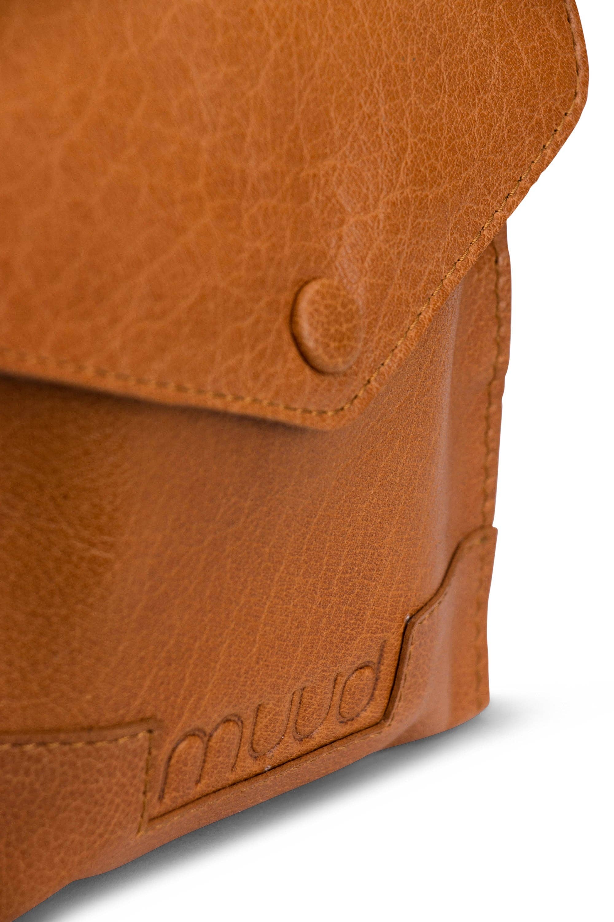Betina Needle Case: Whisky