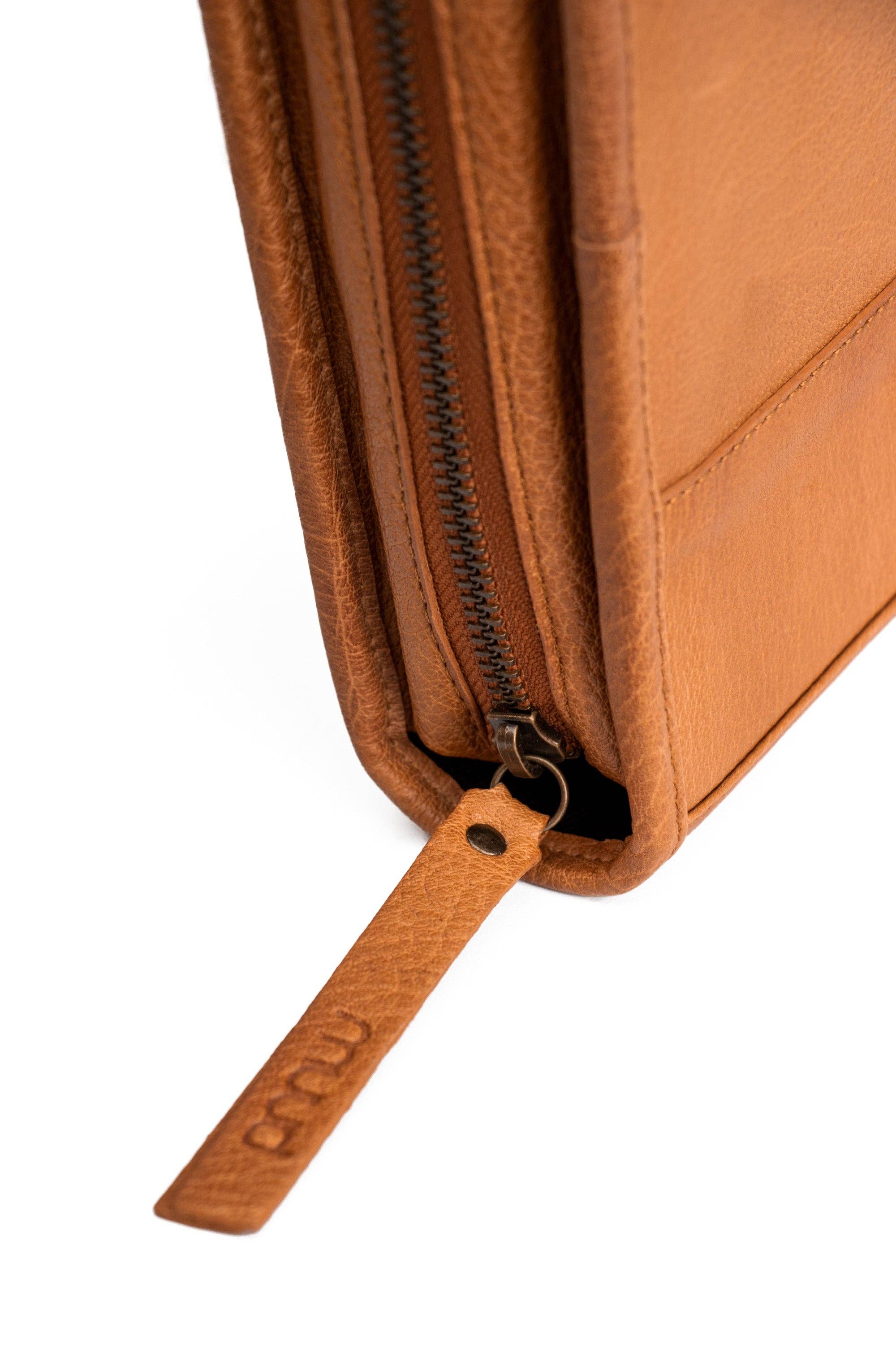 muud, Voss Needle Case: Whisky