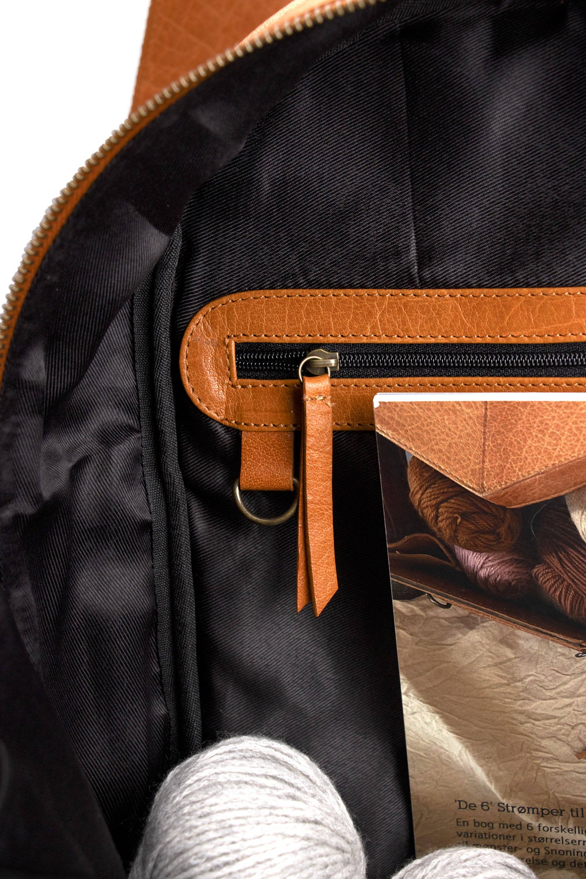 muud, Gwen Sling Bag: Whisky