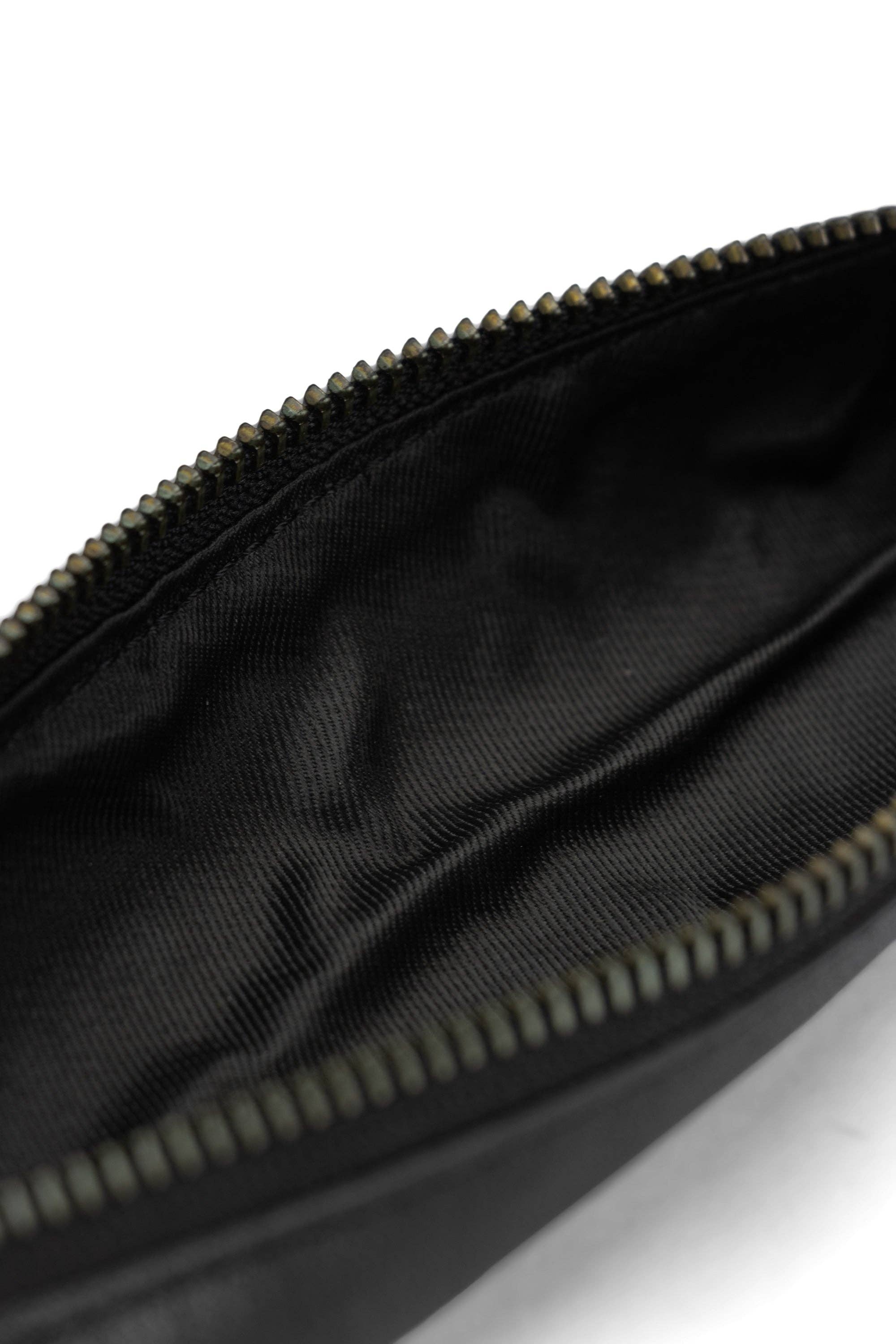 Hee Needle Case: Black