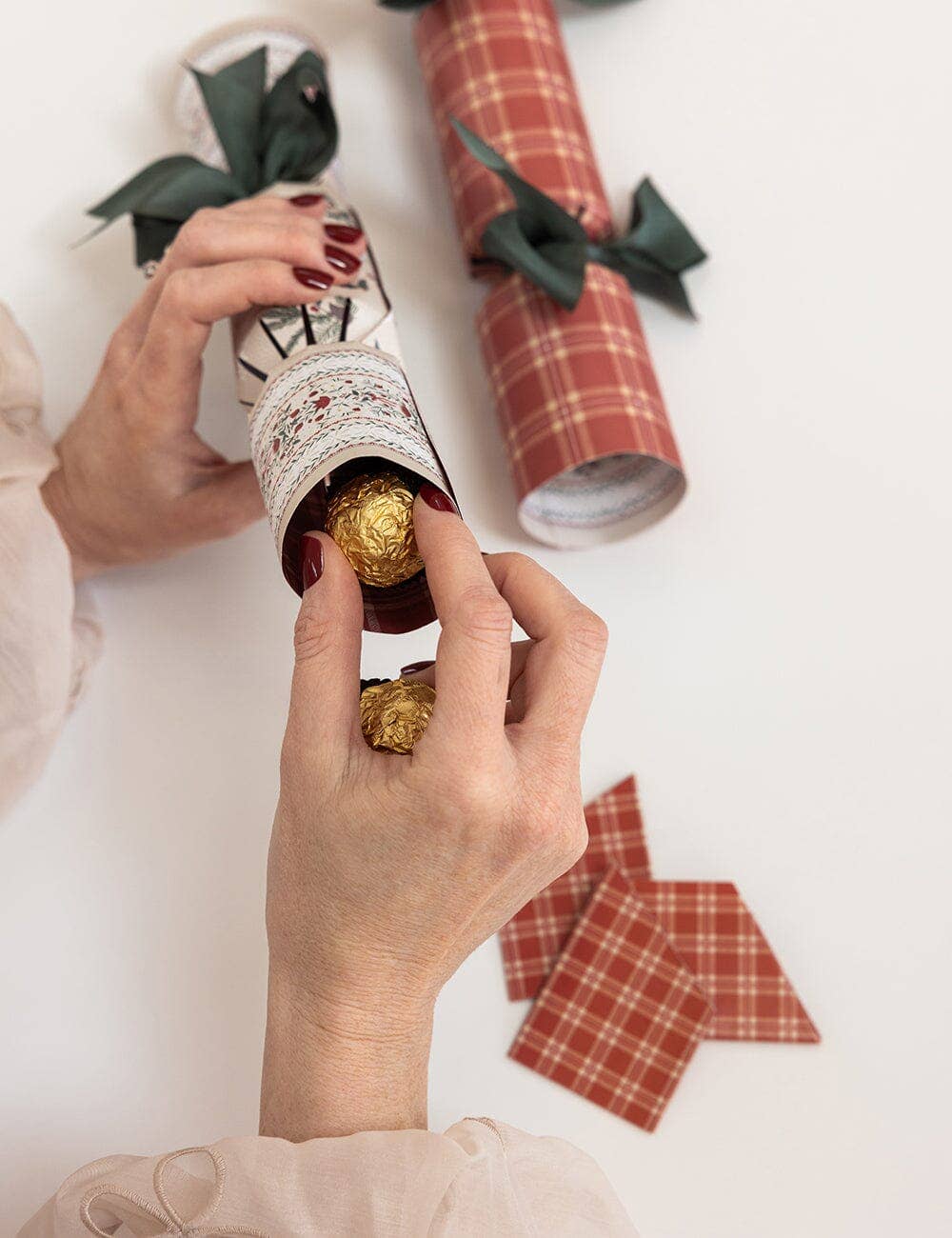 10 Pack Christmas Cracker Kit - Heirloom Holly Christmas