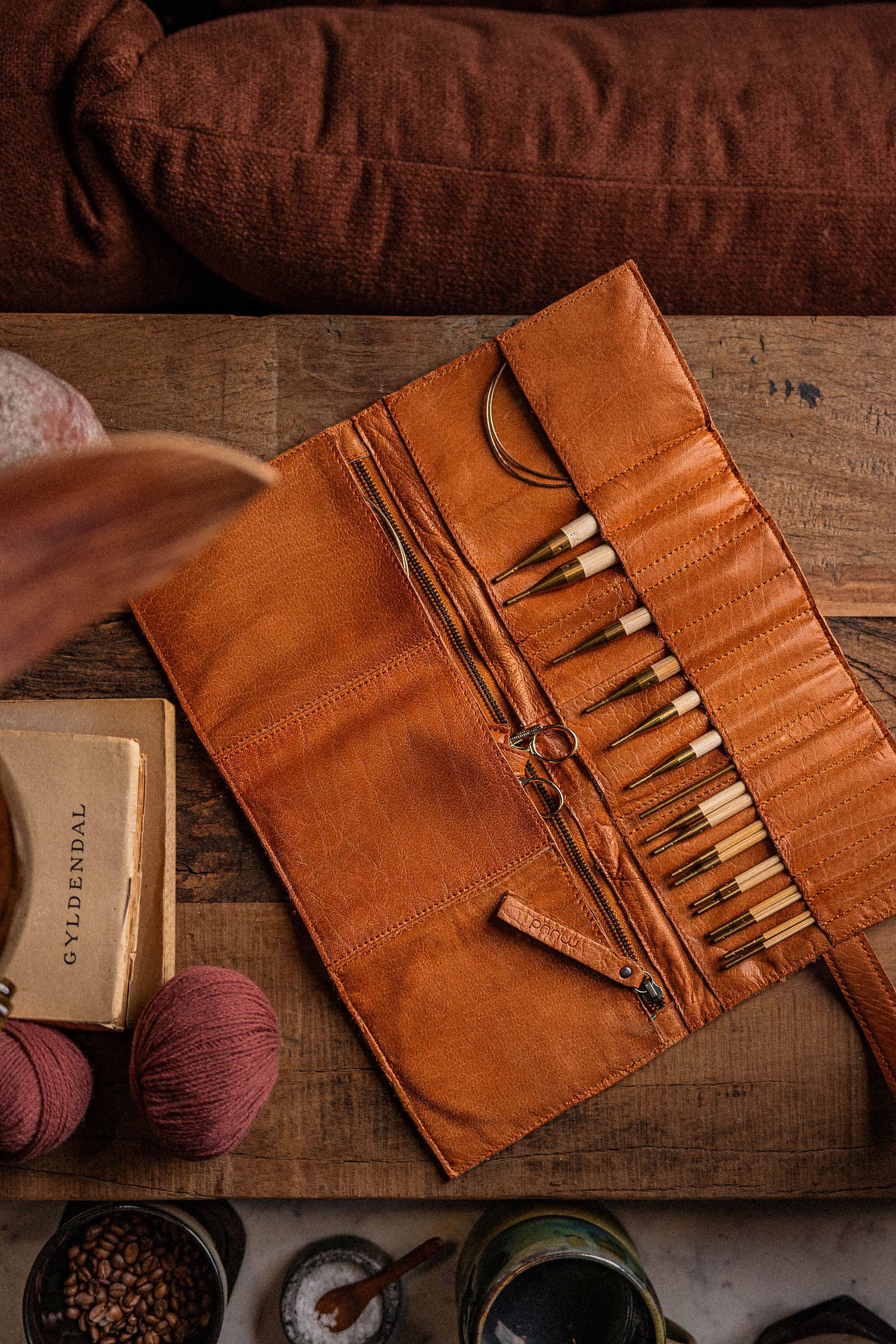 Stockholm Needle Case: Black