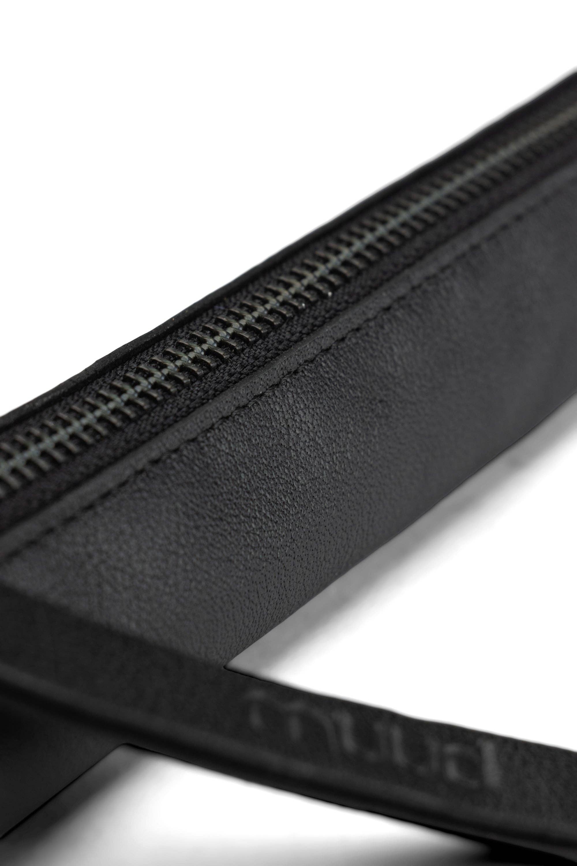 Hee Needle Case: Black