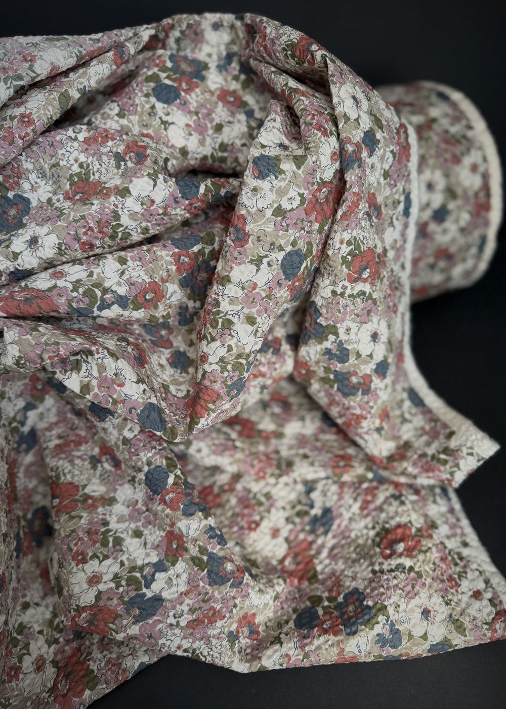 Botanical Dream Ripple Lawn. Rose