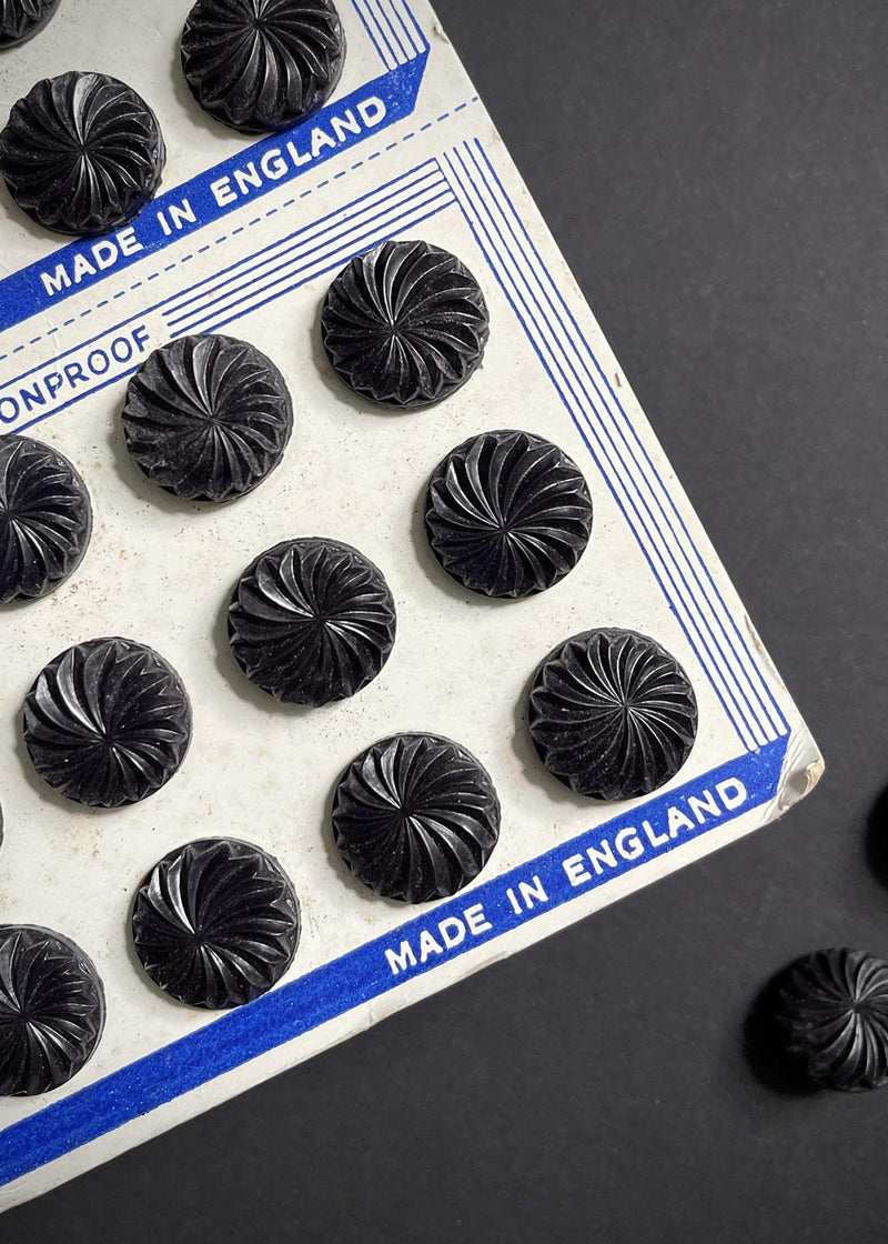 Vintage Buttons. Swirl Black 18mm