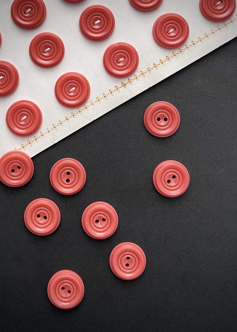 Vintage Buttons. Apricot. . 13mm