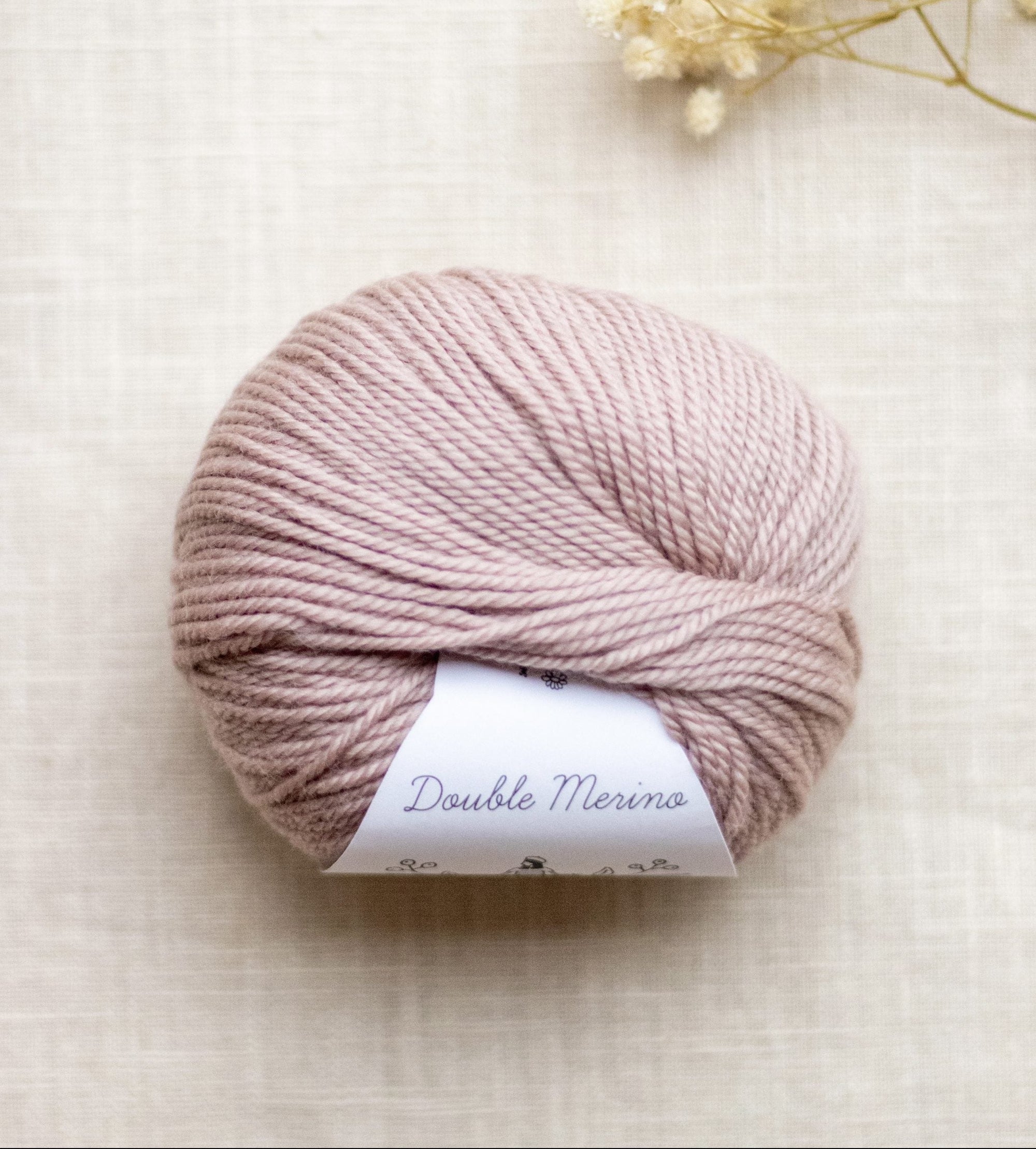 Along Avec Anna. Double Merino 8ply, Poudre