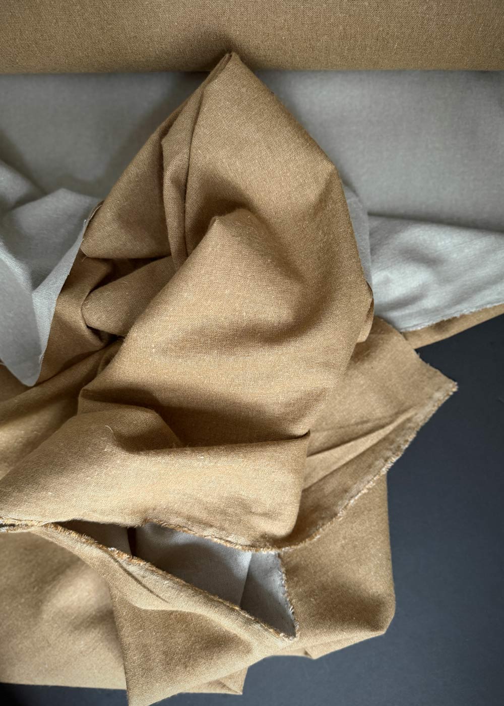 Contraire Rayon Hemp - Camel on Taupe