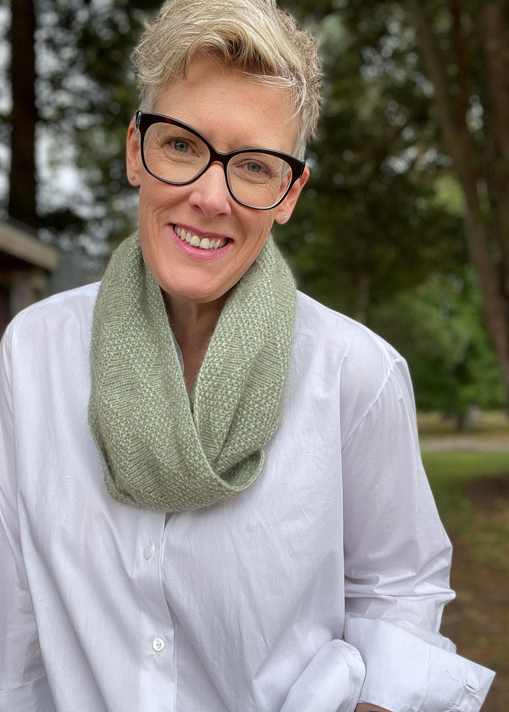 Miss Maude Paihamu 4ply - Merino Possum Yarn, Kākāriki