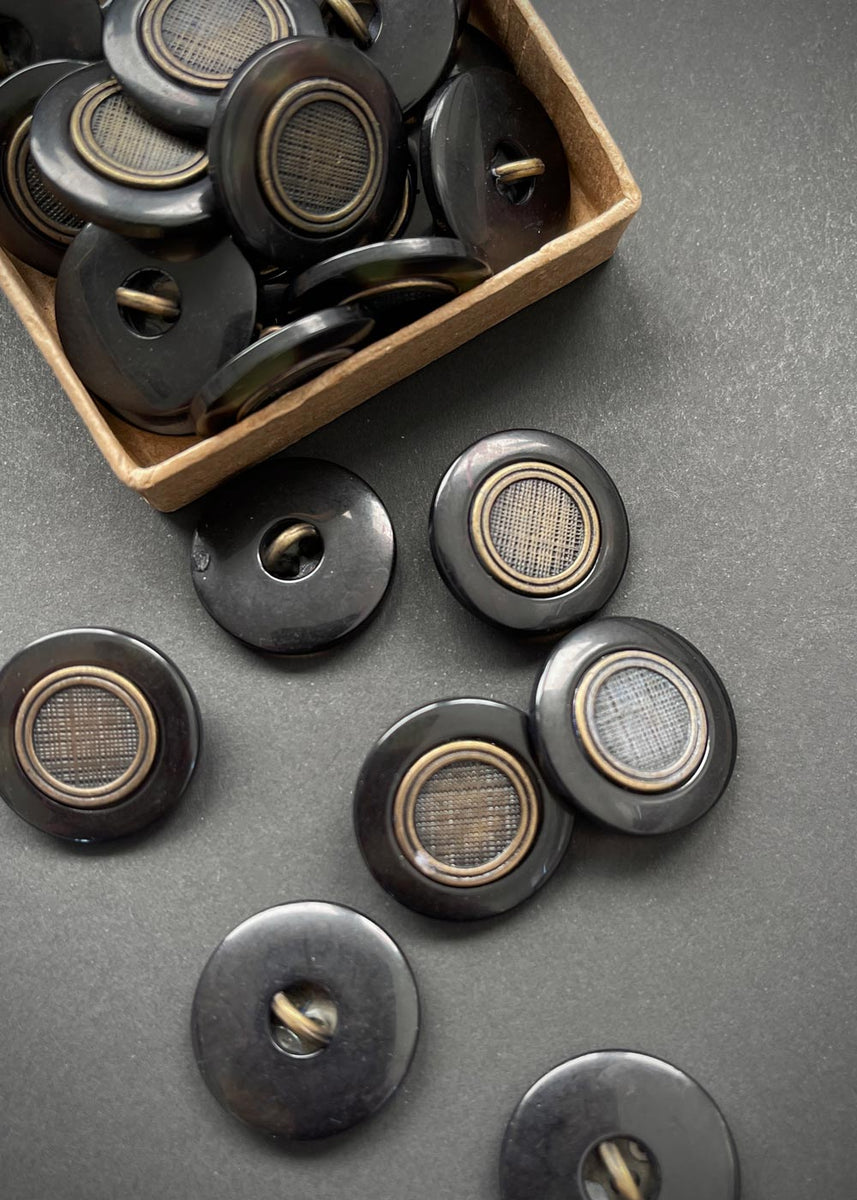 Cross Hatch Antique Brass Tortoise Shell Shank Buttons. 23mm – Miss Maude