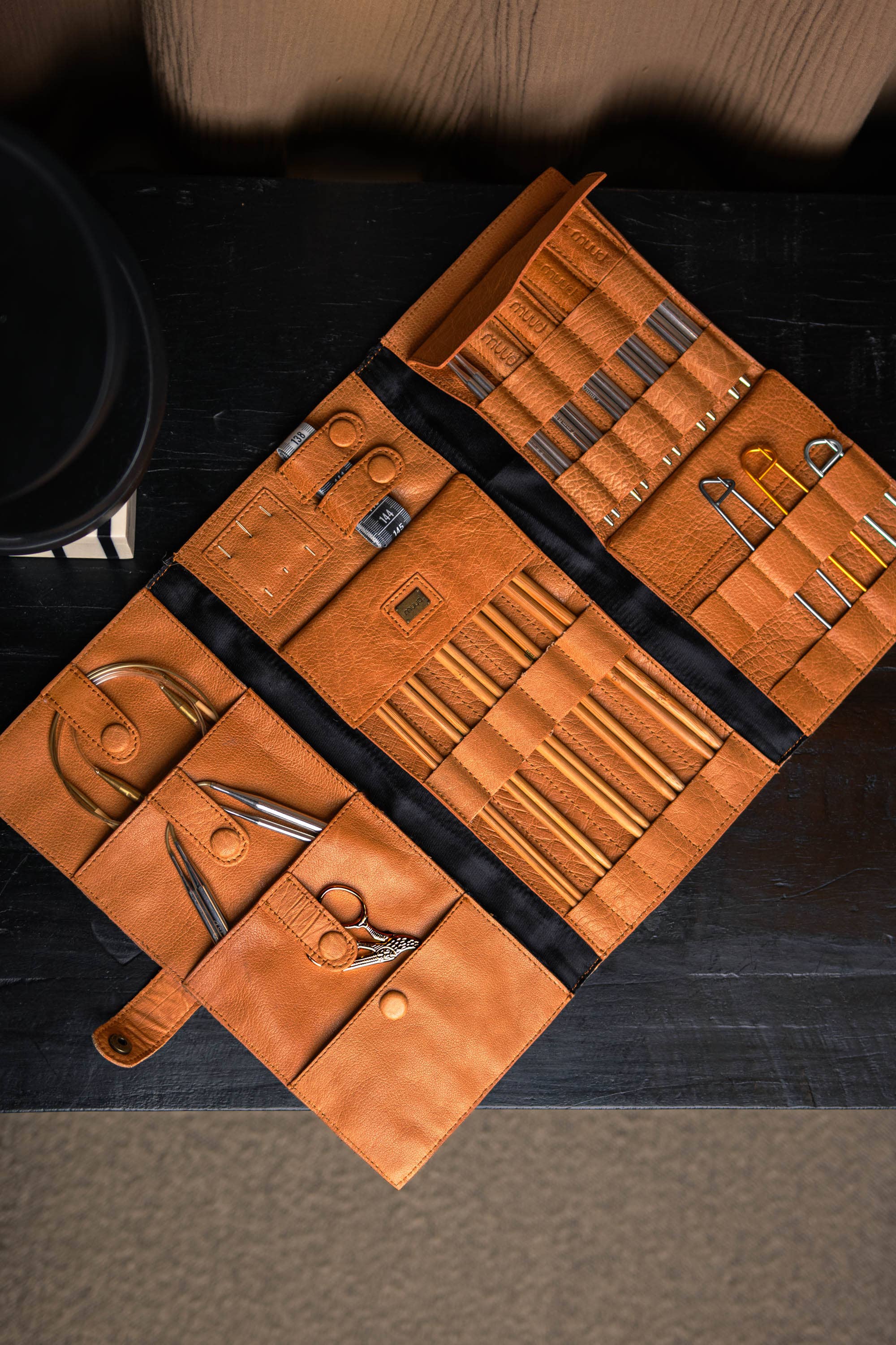 Lucy Needle Case: Black