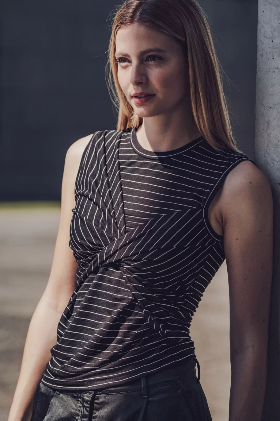 Fibre Mood Thalia + Tiany Tops