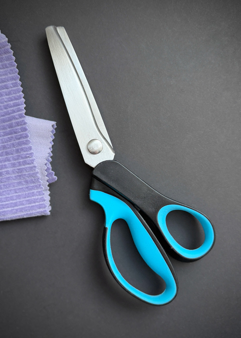9.25" Soft Grip Pinking Shears