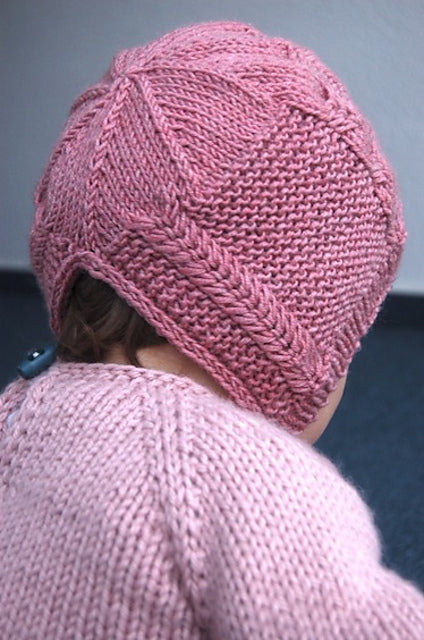 Silverfox Bonnet, Frogginette. Knitting Pattern
