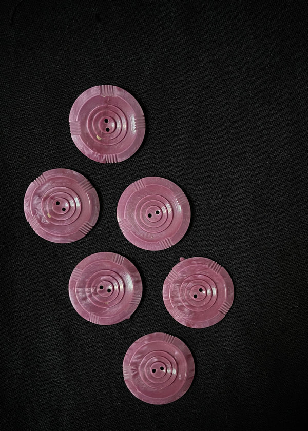 Vintage Buttons. Lilac 28mm