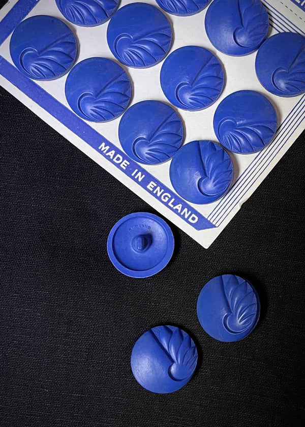 Vintage Buttons. Cobalt Blue 22mm