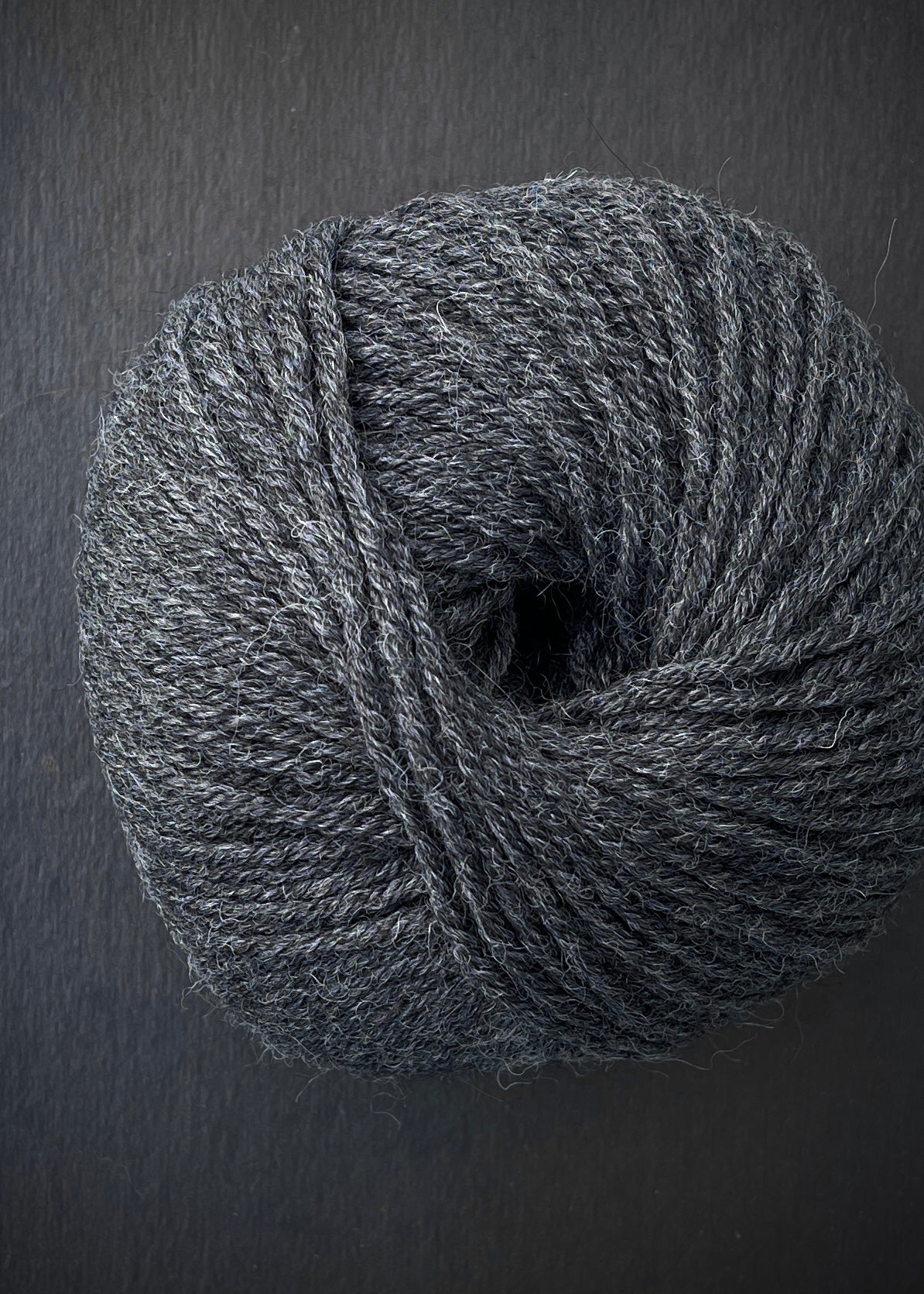 Zwart Lopi breigaren - pure IJslandse wol Zwart Lopi breigaren - pure IJslandse wol
