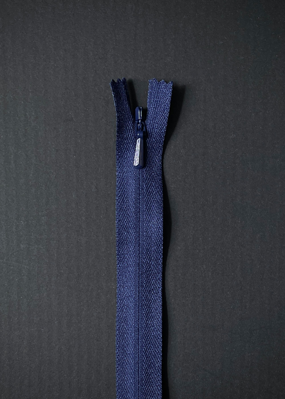 *YKK Invisible Dress Zip. Various lengths. Navy – Miss Maude