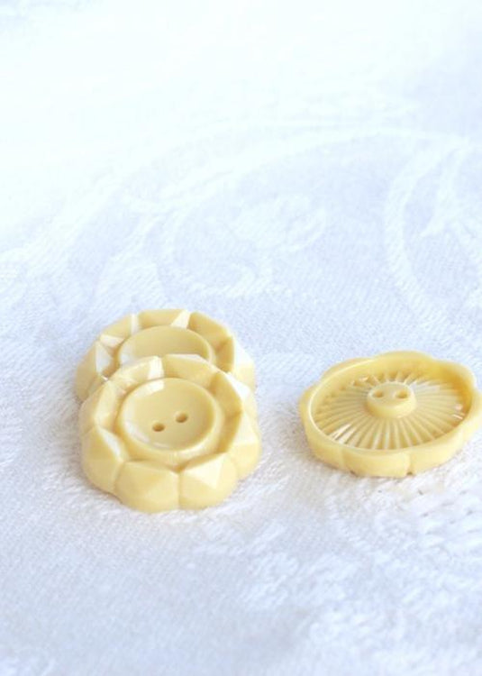 Vintage Geometric Buttons, Canary 22mm
