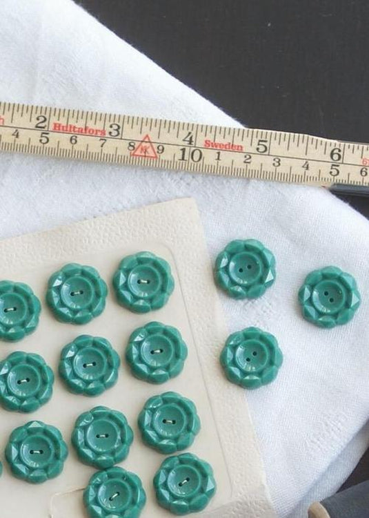 Vintage Geometric Buttons, Soft Green 22mm