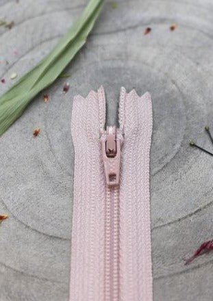 YKK - Atelier Brunette Dress Zip. Pink 20cm